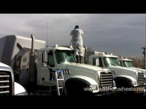 Cleaning Concrete Splatters From Cement Mixer Trucks