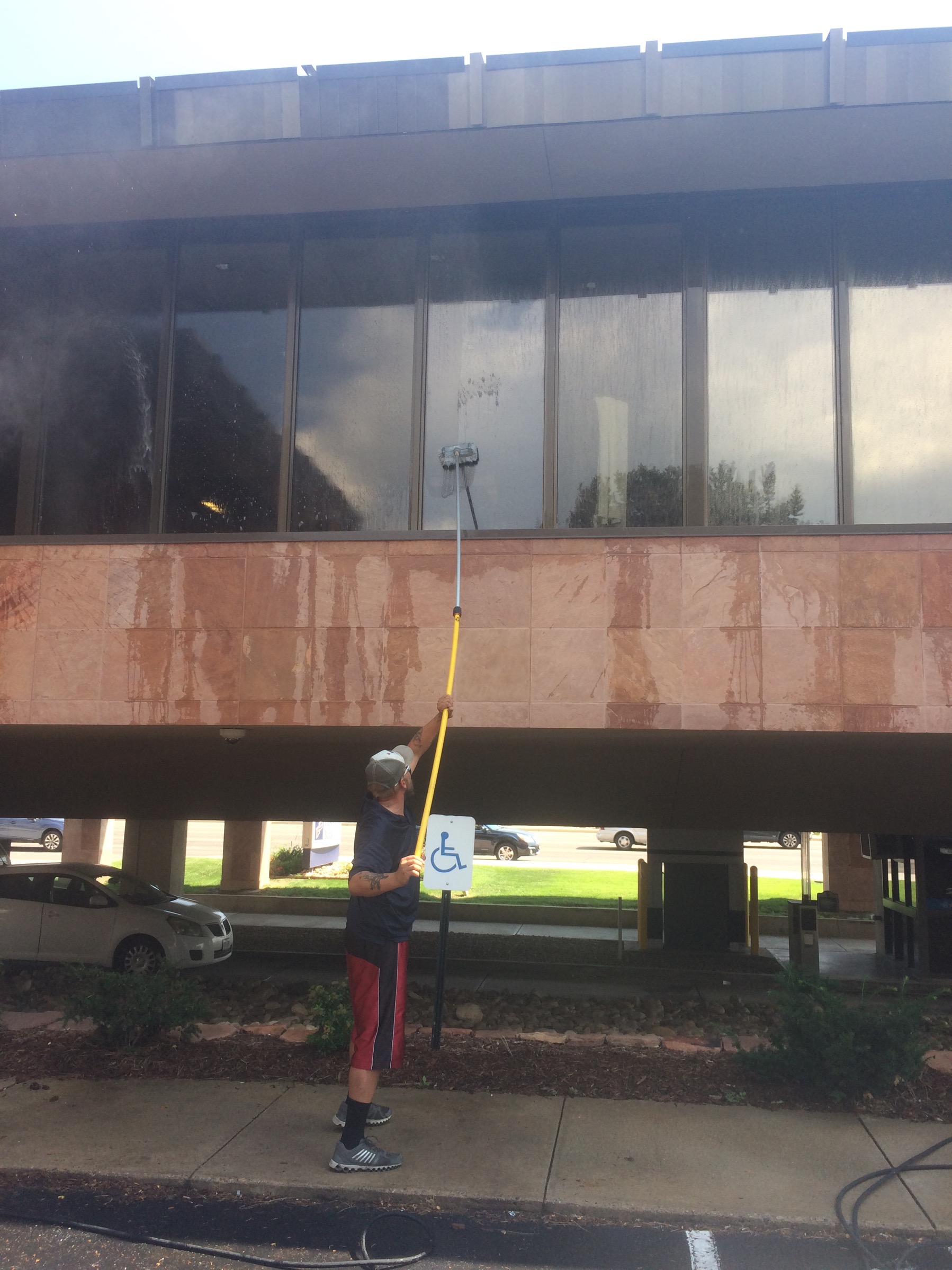 Boulder Bank Building Pressure Washing 08