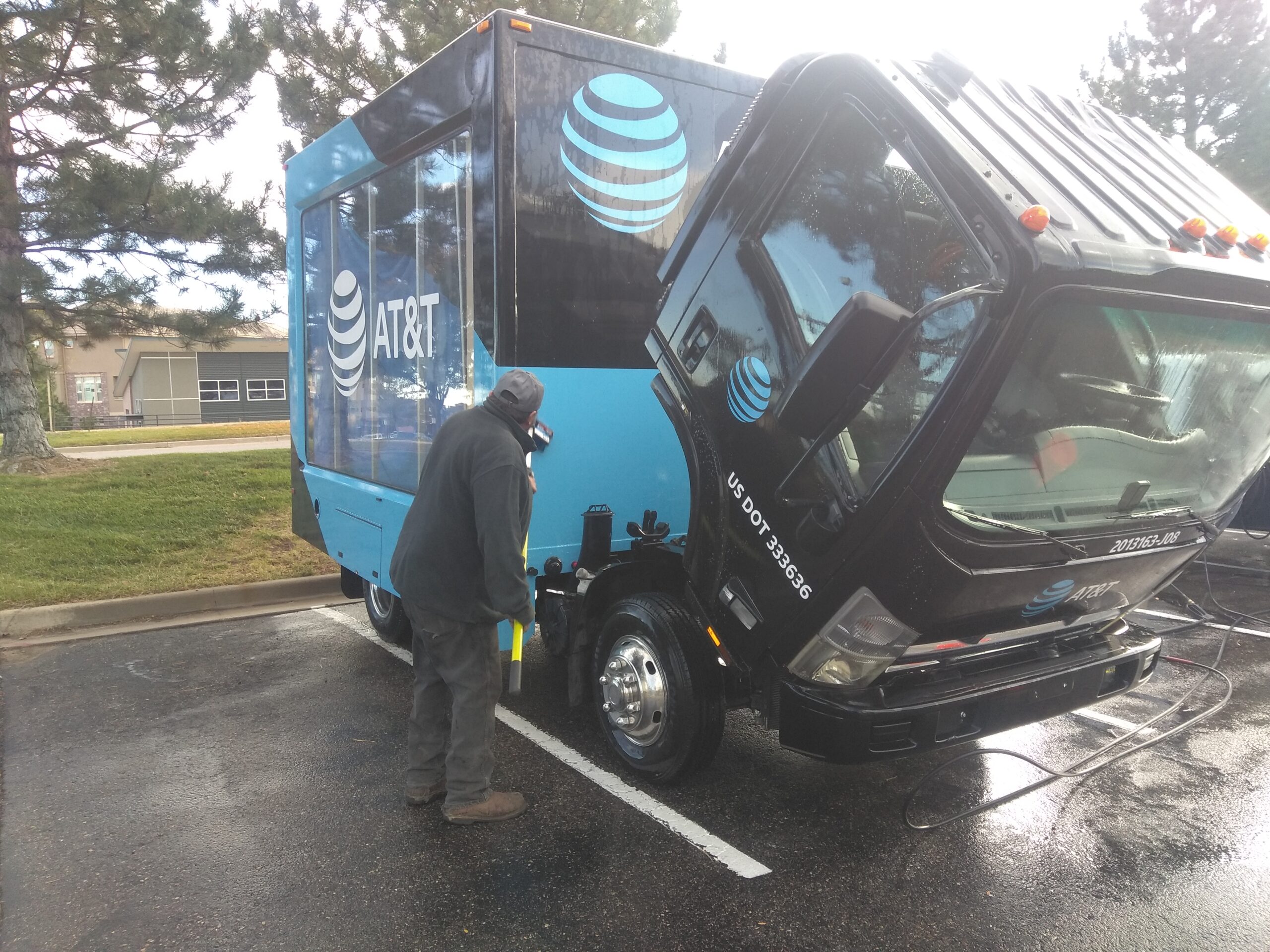 Special Truck Wash for AT&T 03